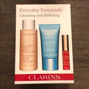 Clarins travel set